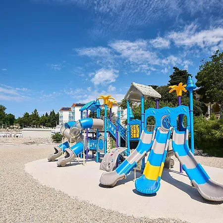 Szálloda Aminess Vival Casa Lisanj 3*